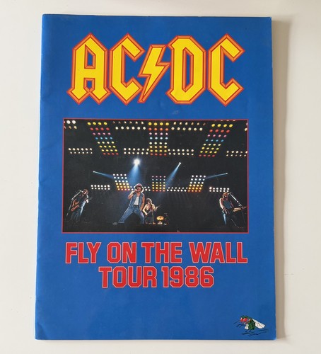 Fly on the wall world - fly,