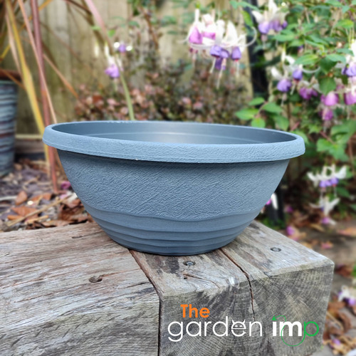 Plastic round garden plant - round,