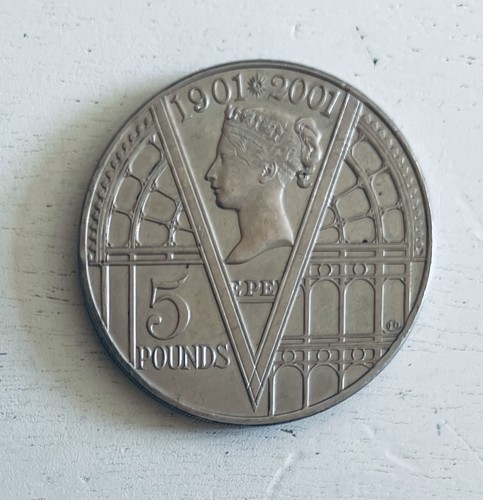 2001 queen victoria - 2001,
