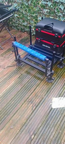 Daiwa black red - daiwa, seat