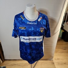 Wakefield Wildcats Shirt Size Mediu.