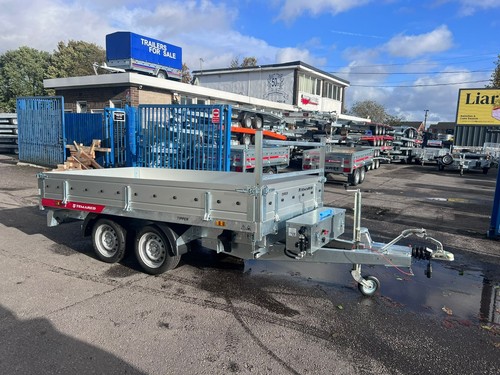 Tipping trailer tipper - tipping,