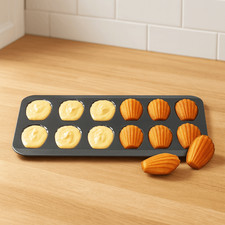 Nonstick 12-Cavity Madeleine