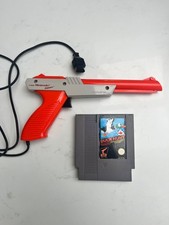 Nintendo NES Zapper Light Gun (1985) – Orange/Grey – And Duck Hunt game