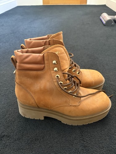 Women russel and bromley - russel,