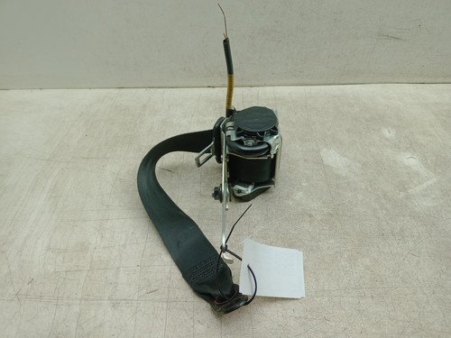 Toyota avensis seat belt - seat, rear