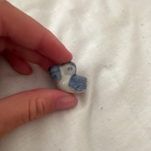 Unmarked ceramic mini bird - unmarked,