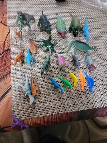 Plastic dinosaurs toy lot of - plastic,