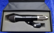 AKG D202 E1 MICROPHONE ORIGINAL BOX AND CLIP