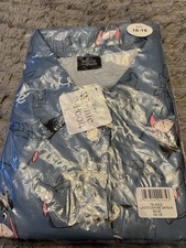 BRAND NEW & UNWORN  (  LADIES