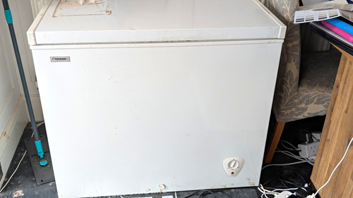Fridgemaster white chest - fridgemaster,
