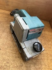 Makita Large Belt Sander 9401 240v 1040w 50-60hz 350 m/min  100x610mm