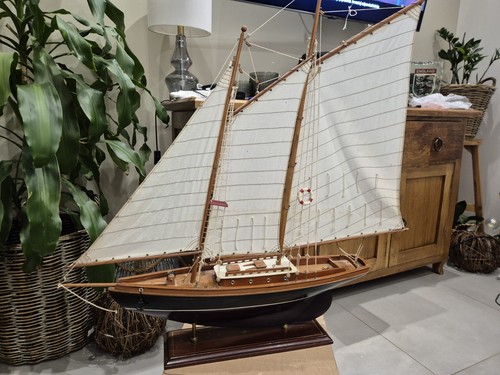Large scale model wooden - large,