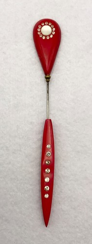 Rare jabot pin - jabot, red