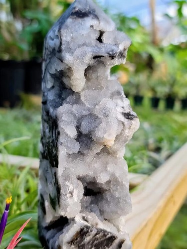 Raw druzy geode black - raw,