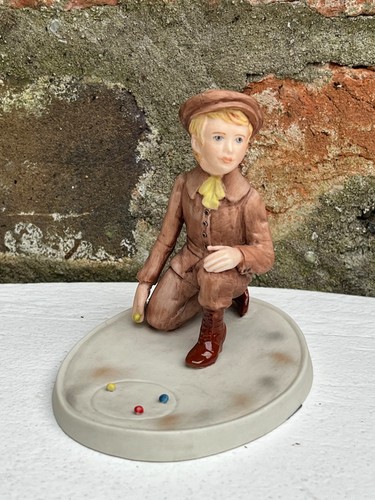 Wedgwood porcelain figurine - porcelain,