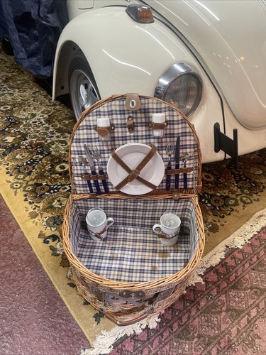 Wicker hamper picnic basket - picnic,
