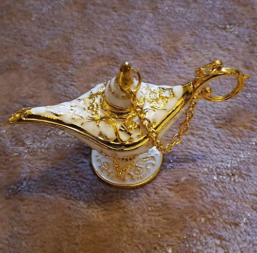 White gold aladdin - white/gold,