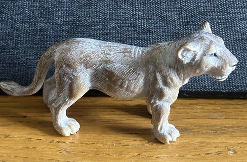 Schleich lioness used - schleich,