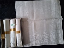 LOVELY  VINTAGE CREAM IRISH