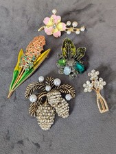 Job Lot Modern Flower Themed