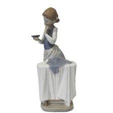 Lladro Collectable Retired Vintage Figure #4981 ‘Girl Ironing’