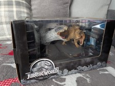 Indominus Rex & T-Rex Statue