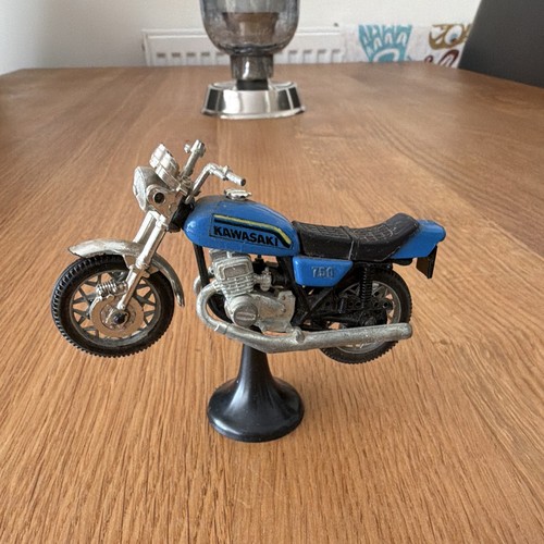 Kawasaki 750 diecast model - kawasaki,