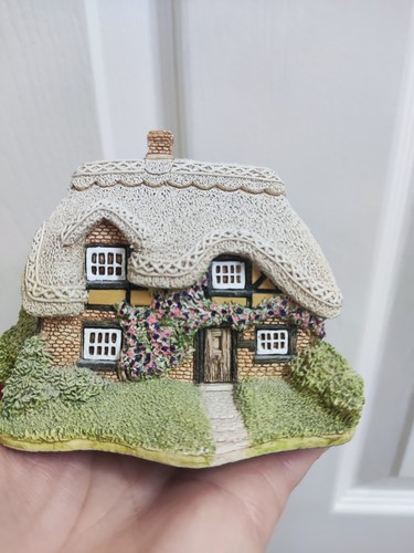 Lilliput lane bramble cottage - lilliput,