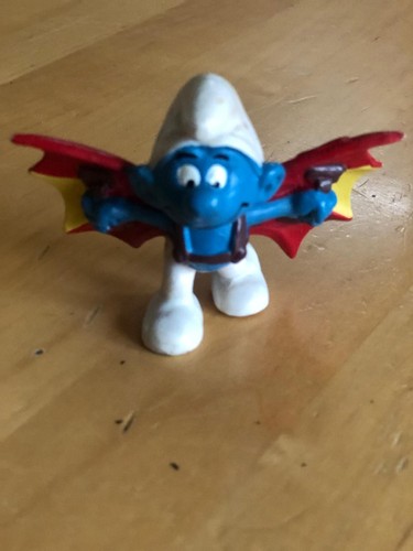 Vintage hang gliding - gliding, smurf