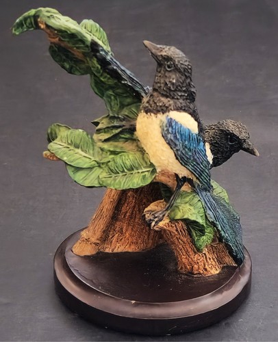 Eaglemoss magpie figurine - eaglemoss,