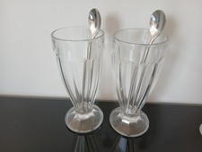 SET OF 2 RETRO SUNDAE GLASSES WITH STAINLESS STEEL SPOONS
