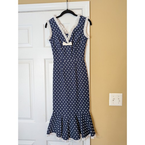 Stop staring polka - polka, lace