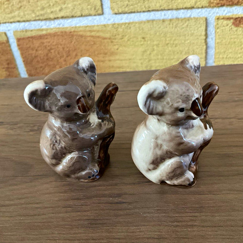 Pair vintage porcelain - of,