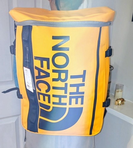 North face base - face, camp
