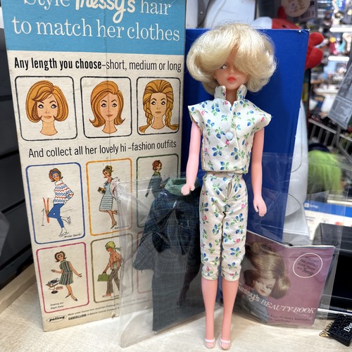 Vintage 1960 tressy doll - 1960’s,