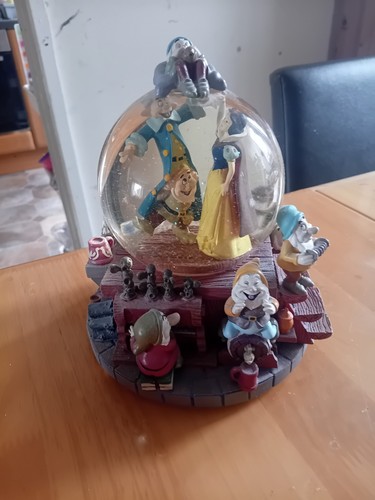 Snowglobe disney snowwhite - ,