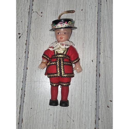 Vintage 1960s beefeater - vintage,