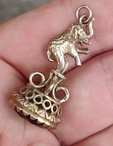 Elephant 9ct yellow - yellow, gold