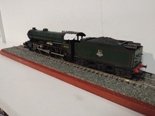 Hornby BR B17 Class Locomotive No 61656 'LEEDS UNITED' Unboxed.