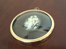 Vintage Peter Bates Cameo