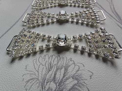 Crystal diamante buckle 8cm