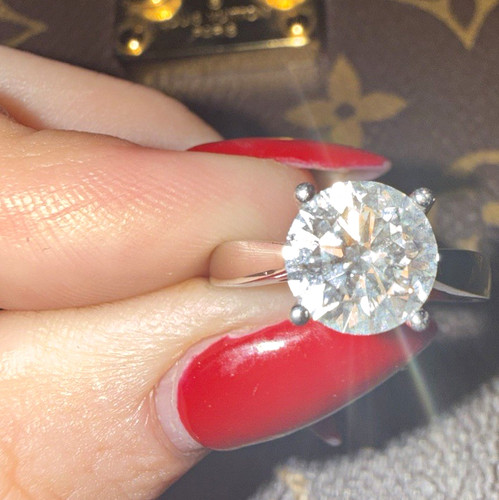18ct white gold lab grown - 18ct,