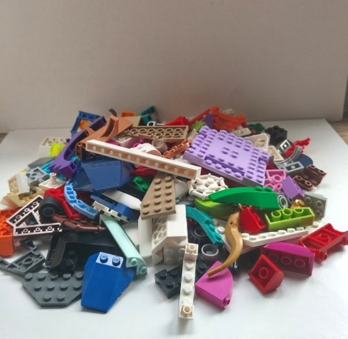 Lego 200 assorted parts - 200,