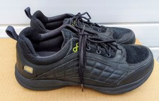 CLARKS SIZE 7G WAVE WALK BLACK