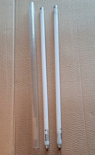 Pair sylvania fluorescent - pair, of