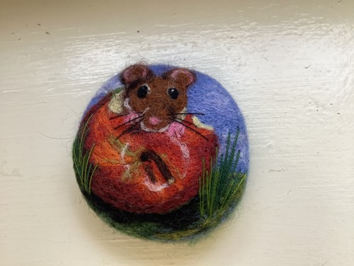 Needle felt brooch - brooch, mouse