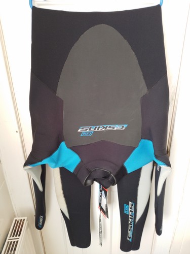Bnwt skins legend - bnwt, c-skins