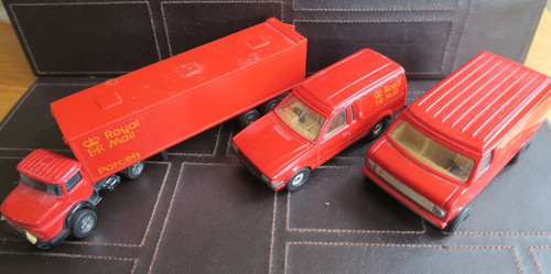 Royal mail corgi bundle - corgi,