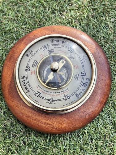 Round wooden aneroid wall - round,